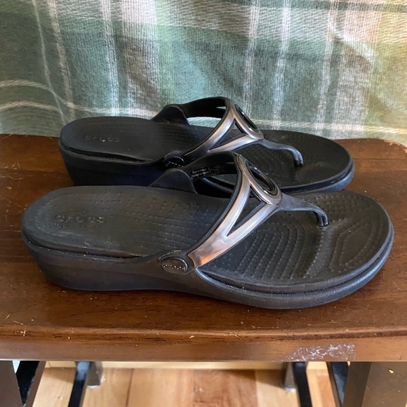 Crocs Sanrah embellished wedge sandal size 7 - Picture 1 of 5